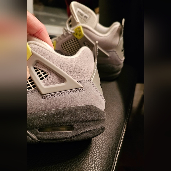 Jordan 4 Retro Mid Neon 95 Size 37.5 - Picture 9 of 10